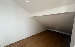 Apartament 4 camere, suprafata generoasa - Poză 12