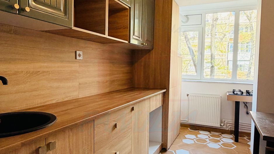 Apartament 3 camere semi. In Galati, Mazepa 1, etaj 1, renovat recent - Poză 11