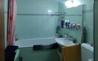 Apartament cu trei camere,  zona Racadau ,83 mp , etaj intermediar - Poză 11