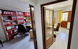 Casa S+P+M, 9 camere, ideala pentru birouri sau clinica, zona Centru - Poză 25