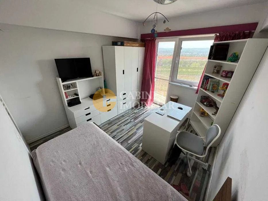 Apartament 3 camere,etaj intermediar,bloc nou,mobilat/utilat zona Galata - Poză 3