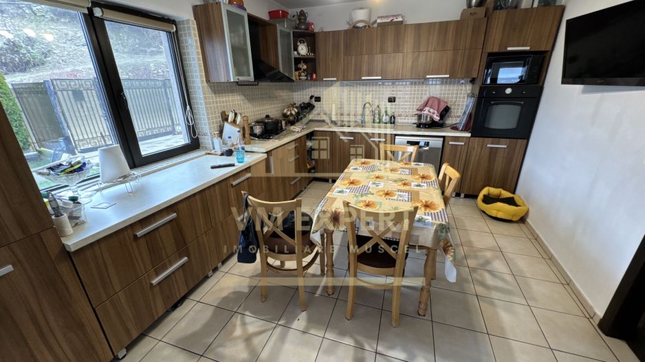 VILA 5 CAMERE 246 MP TEREN 817 MP CÂMPULUNG, 0 COMISION CUMPARATOR - Poză 50