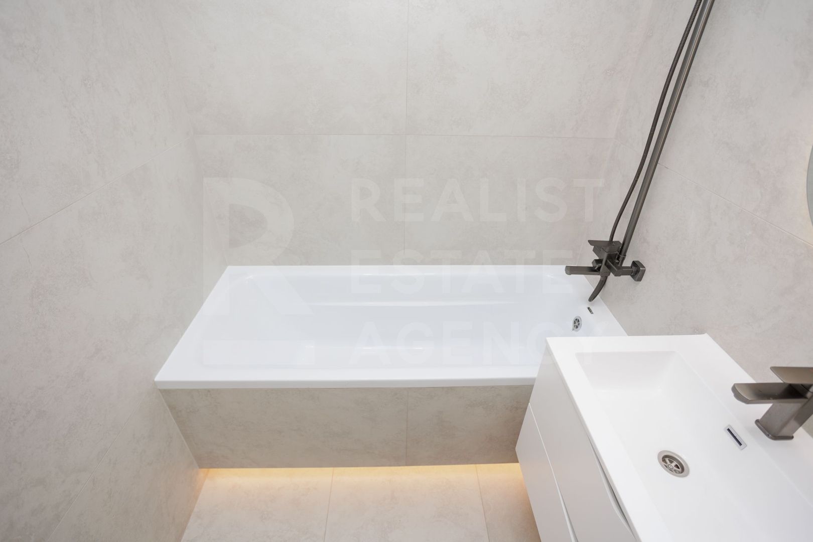 Vânzare, apartament 3 camere + living 71 mp, str. Cornului, Buiucani - Poză 14