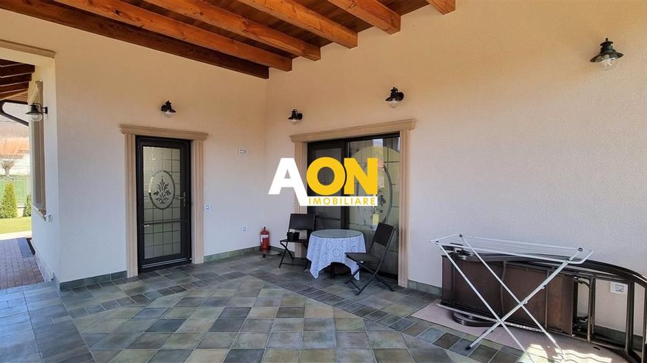 Casa 4 camere finisaje de lux 950 mp teren Com. Ciugud - Poză 16