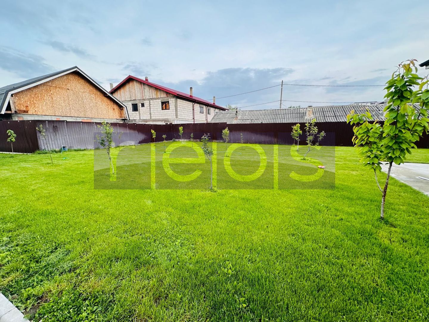 CASA DE VANZARE | 6 CAMERE | 1050 MP - Poză 2