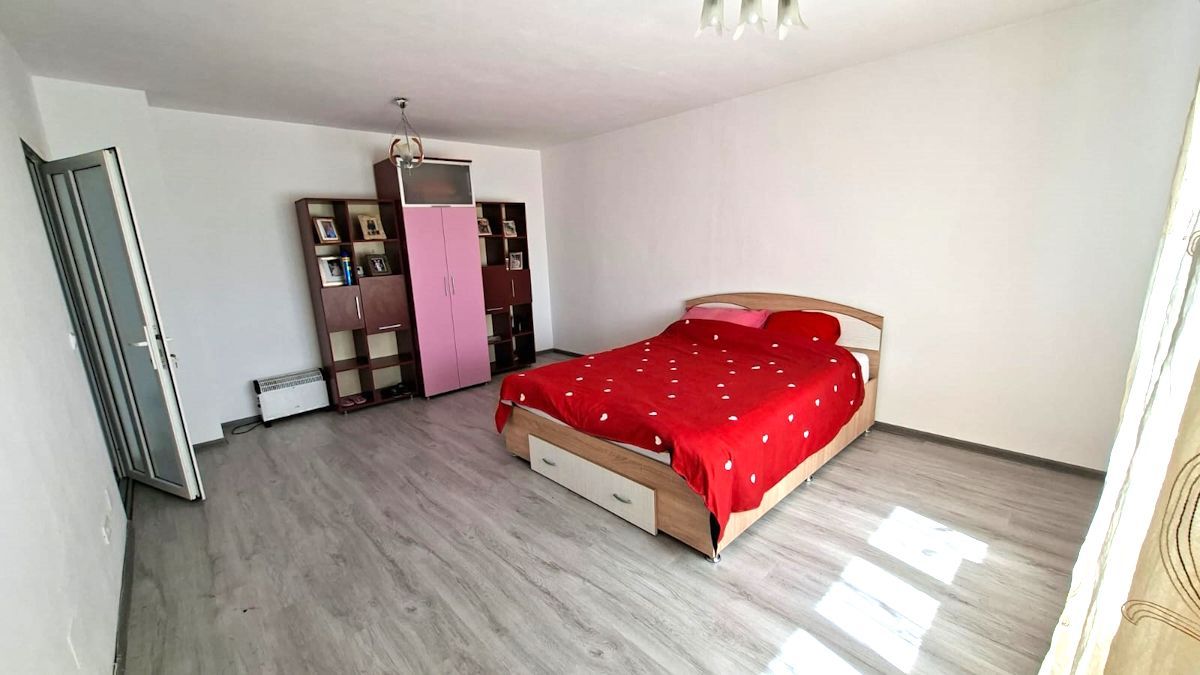 Garsonieră 41 mp — Funcționează ca Apartament cu O Cameră in Tecuci - Poză 2