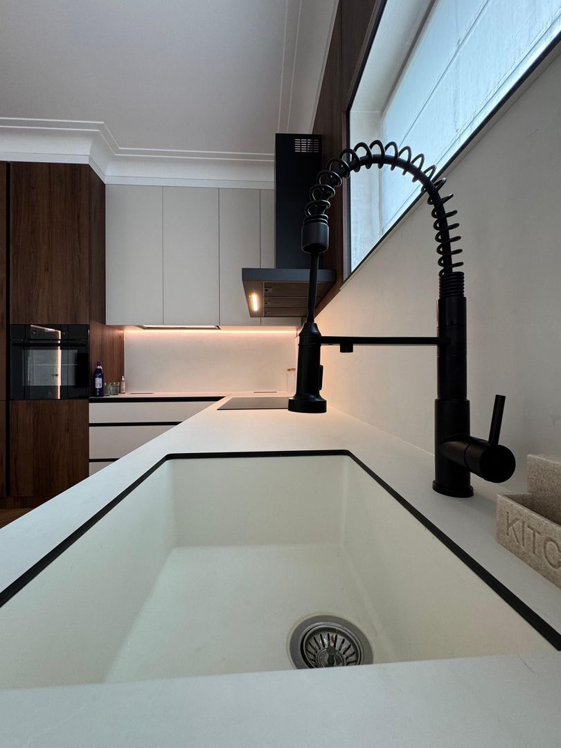 Vila mobilata ultra lux, curte mare, parcare acoperita-500 mp teren - Poză 8