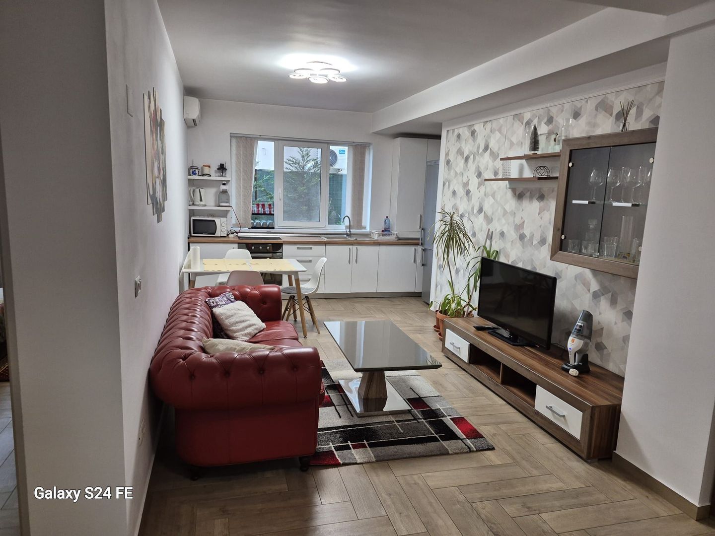 Soarelui | 3 Camere-80 mp | Mobilat si Utilat | Loc de parcare - Poză 2