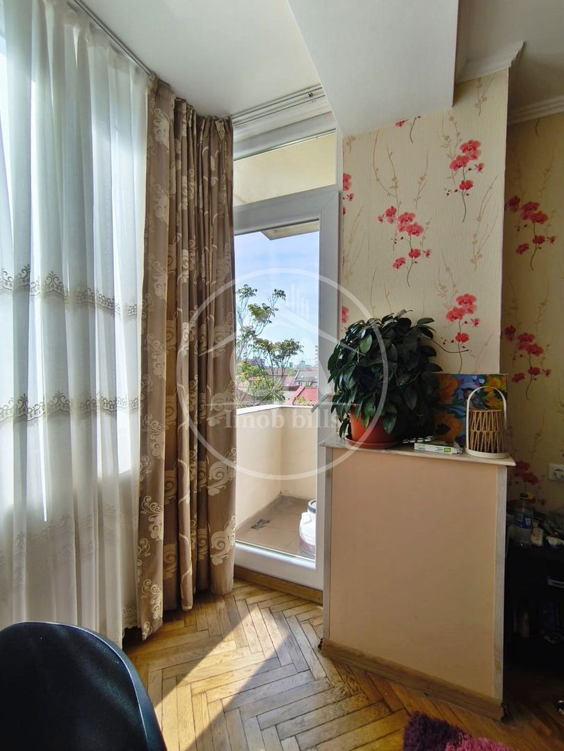 Apartament de vânzare cu 4 camere în zona Decebal, Oradea - Poză 13