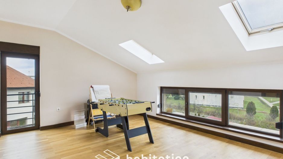 Tur virtual:  Duplex modern, luminos și spațios cu garaj – zona Lunei - Poză 16