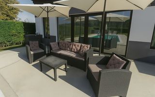 Proprietate Premium cu Două Case și Piscină în Hemeiuș - Poză 18