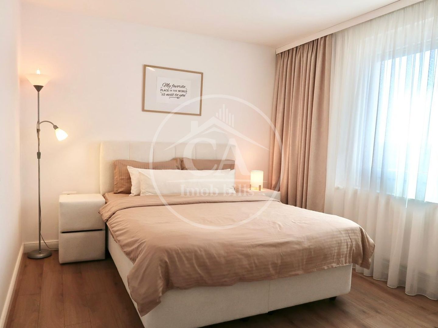 Apartament de vanzare  cu 3 camere Lux in zona Rogerius, Oradea. - Poză 1