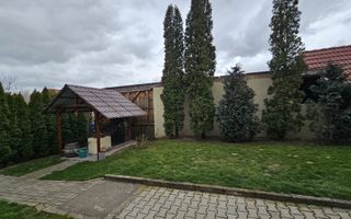 Casa 5 camere 3 bai garaj inchis si teren 700 mp utili in Lazaret - Poză 17