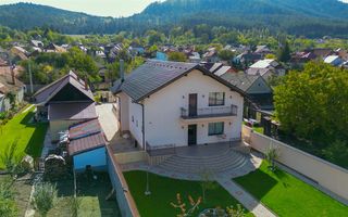 Somptuozitate in stil modern, 2 garaje, 3 terase, totul pe 1.000 mp teren - Poză 9
