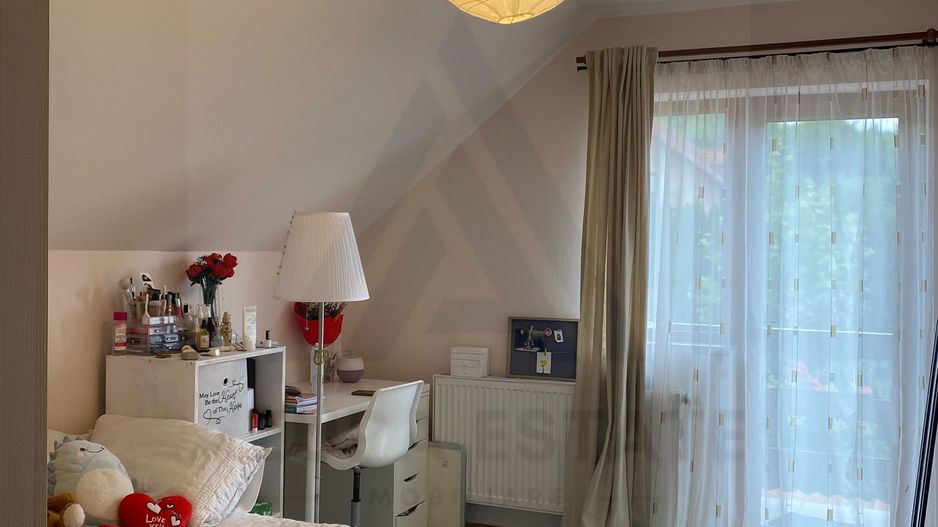 Casa moderna 4 camere 100 mp utili curte si parcare privata Cisnadie - Poză 8