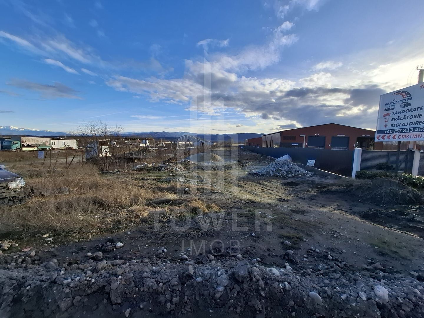 Teren intravilan la intrare in Cristian, pentru constructii industriale - Poză 6