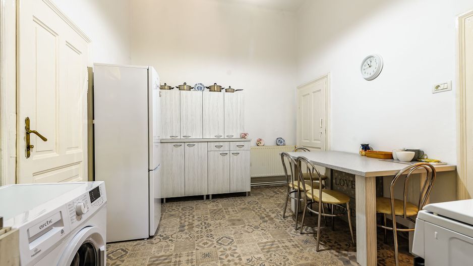 Apartament cu 4 camere zonă ultracentrală - Poză 4