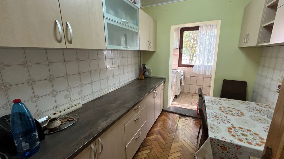 De vanzare - Apartament 3 camere si balcon spatios, decomodat - zona Lipovei - Poză 3