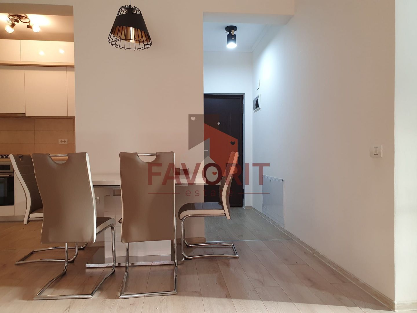 Disponibil imediat. Curte privata. 2 locuri de parcare - Poză 6