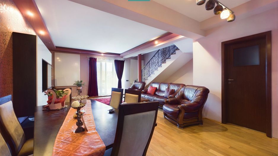 Vilă spațioasă cu 8 camere, Grădiște - Poză 2