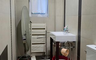 VILĂ SPAȚIOASĂ ÎN TĂTĂRAȘI | 450 MP | CURTE 400 MP - Poză 9