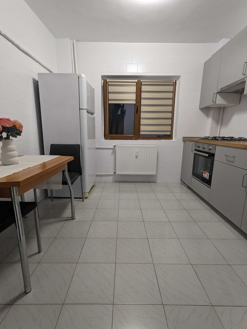 Vanzare Apartament 2 camere , etaj 4/10, 53 mp, mobilat - Drumul Taberei - Poză 3