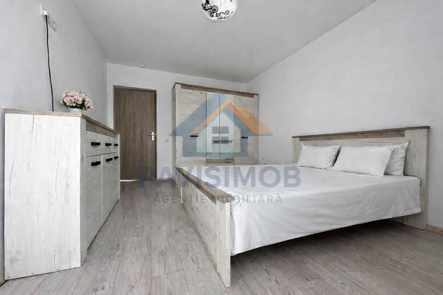 Casă de închiriat Sânpetru – curte + parcare - Poză 5