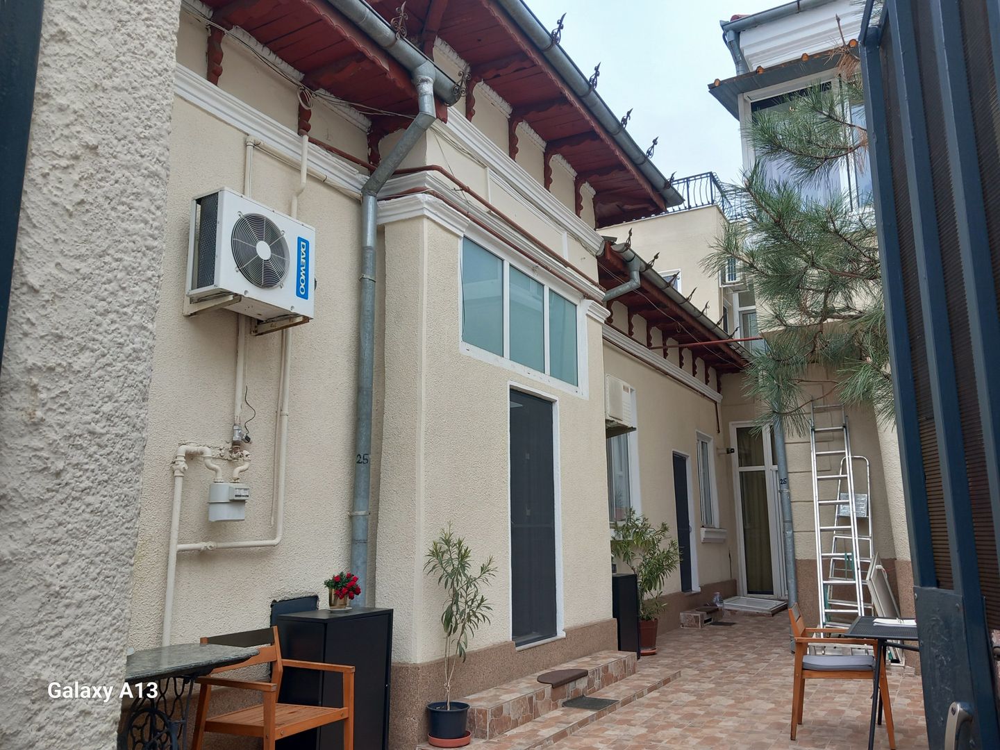 BRASADAS vinde casa curte comuna 3 cam 77mp HALA TRAIAN - Poză 3