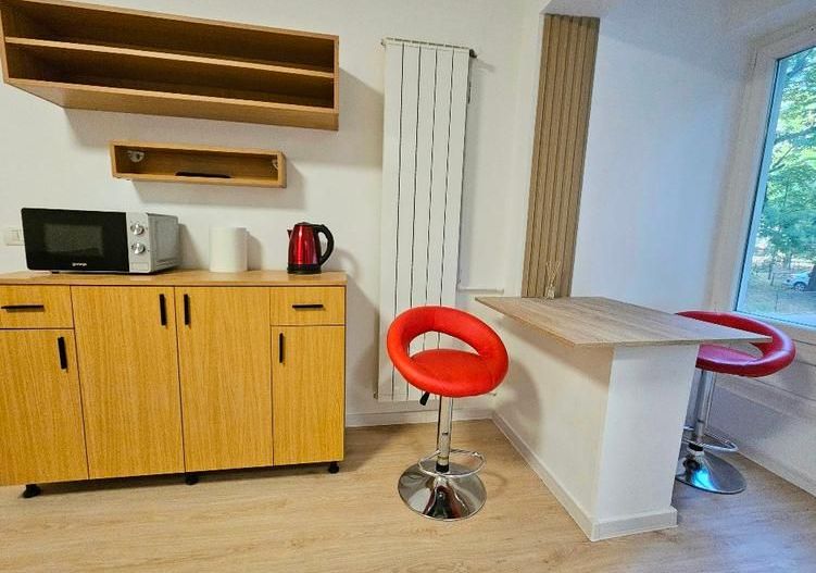 Apartament 2 camere. Decomandat. Cu Parcare.  La 5 min metrou Aparatorii Patriei - Poză 1