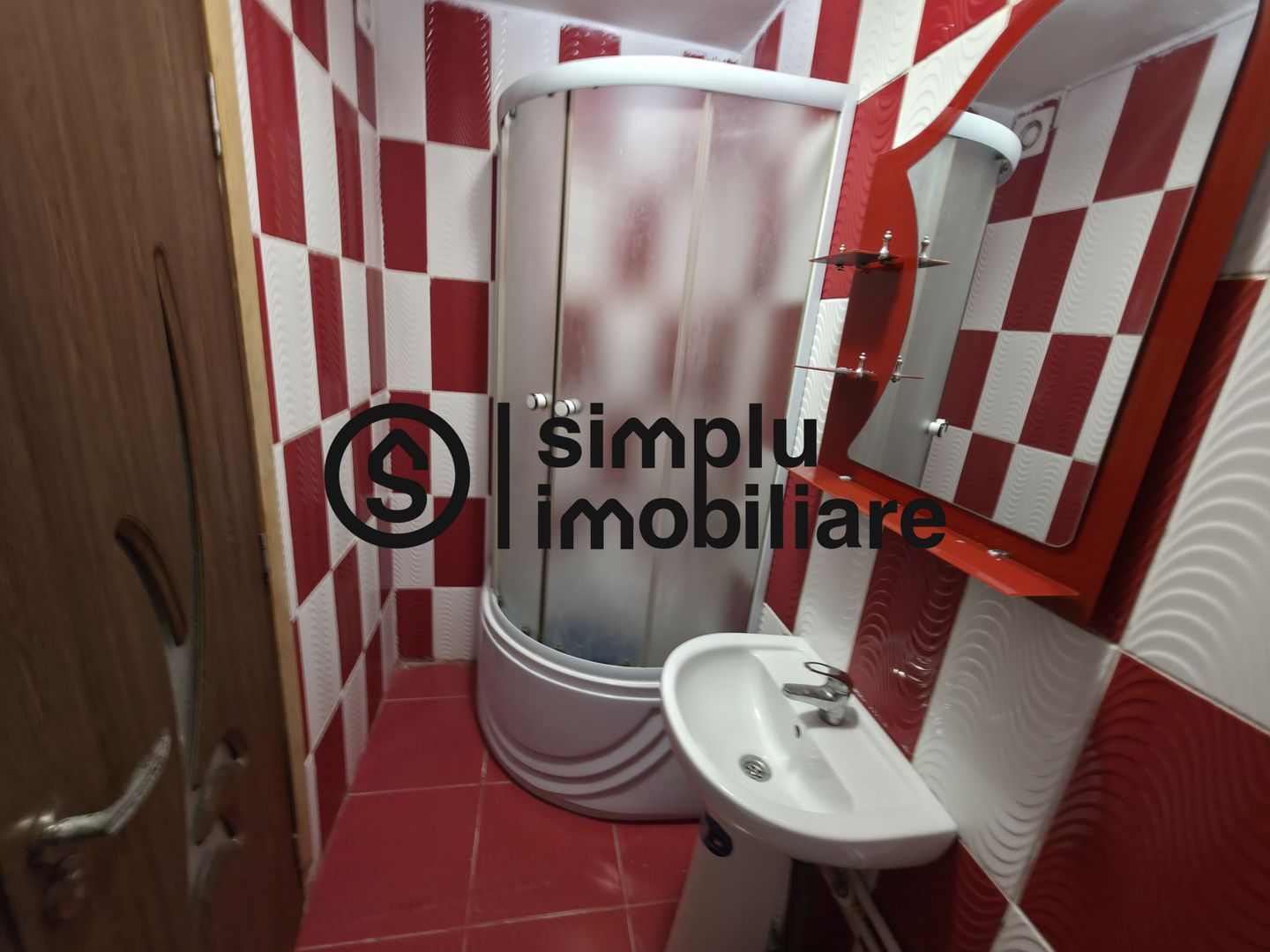 Camera de camin cu hol si baie proprie - etaj 4 - Poză 7