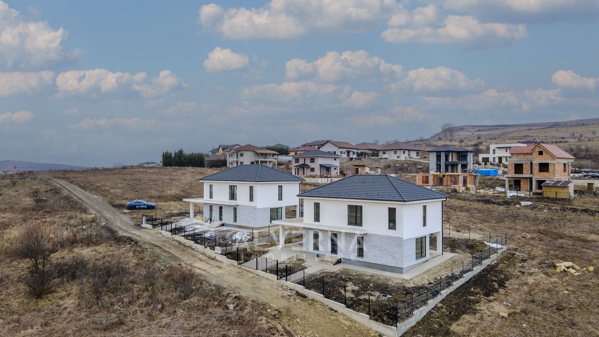 Casa individuala P+1 | 5 camere | 3 bai | 540mp teren | Chinteni - Poză 1