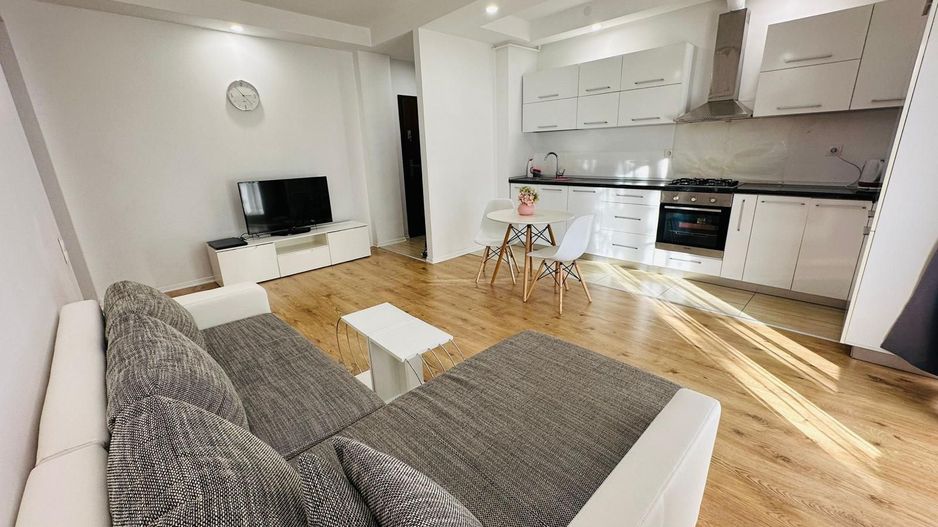 COSMOPOLIS - Apartament cu 2 camere si gradina, mobilat si utilat. - Poză 2