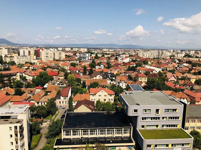 Birou 3 camere, zona centrala cu vedere panoramica de inchiriat - Poză 2
