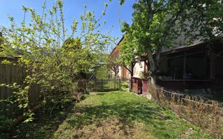 Casă cu grădină in zonă centrală - Poză 3