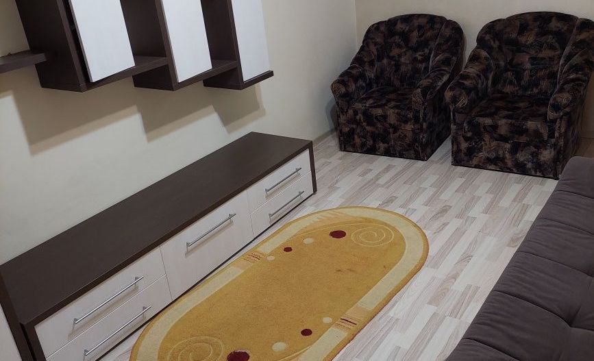 Apartament cu 2 camere, etaj intermediar - Micro 17 - Poză 2