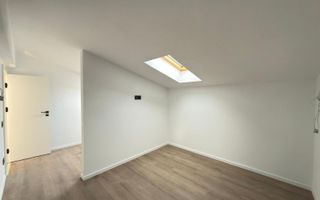 Ap pe 2 niveluri. Decomandat. 2 locuri de parcare. - Poză 10