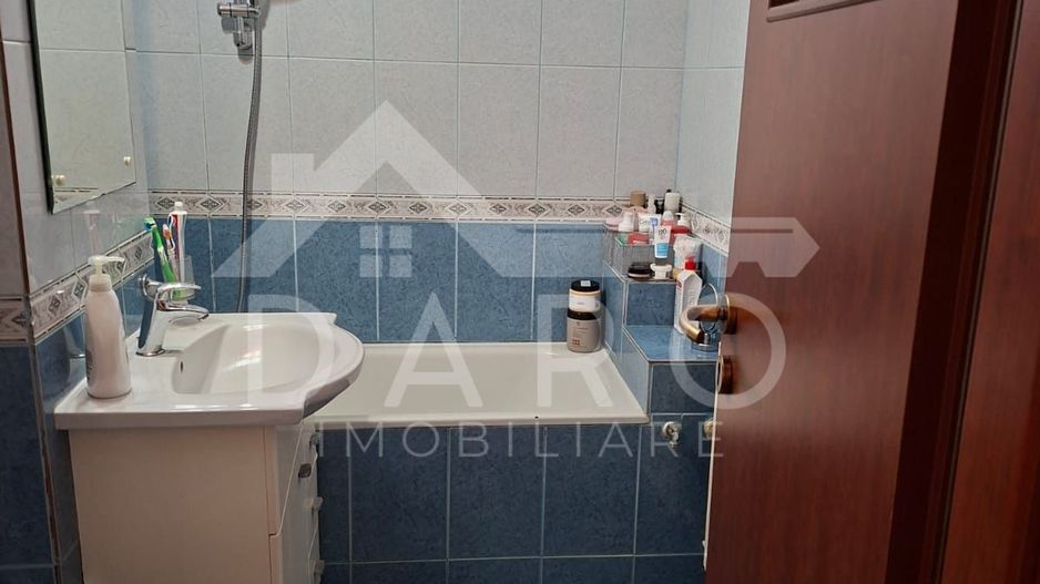 Vand apartament cu 3 camere - Poză 8