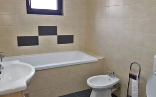 Apartament cu 3 camere, 85 mp, zona zero, Cetatea Alba Carolina - Poză 14