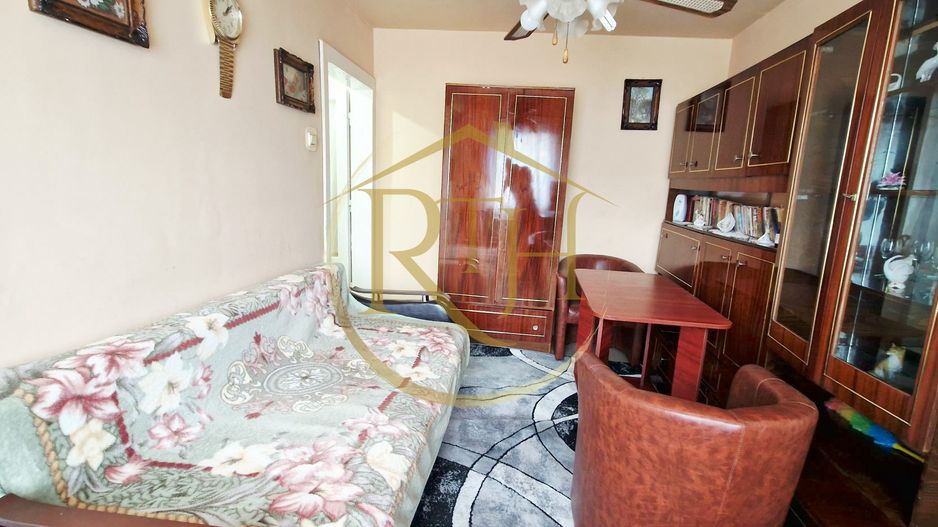 Inchiriez apartament cu 2 camere,clima centrala, zona Calea Sagului/ 300 euro. - Poză 9