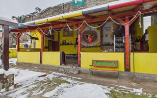 Casă cu 4 camere în zona Parneava - Poză 19