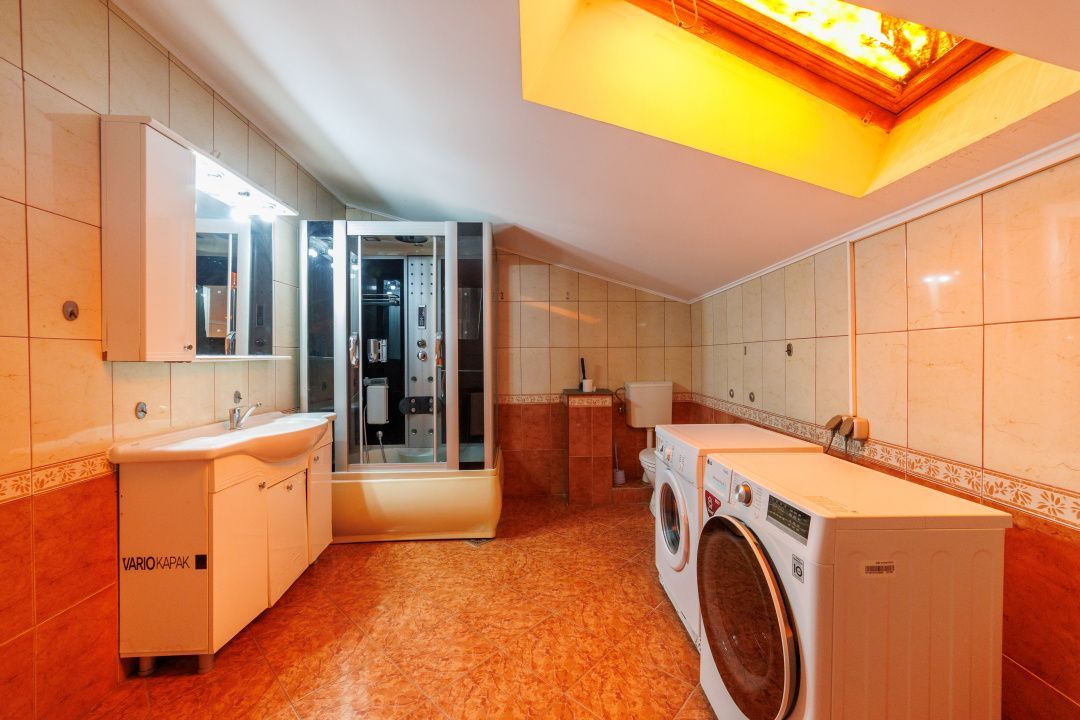 De inchiriat CASA spatioasa si curte proprie Gavana -Alunului - Poză 8