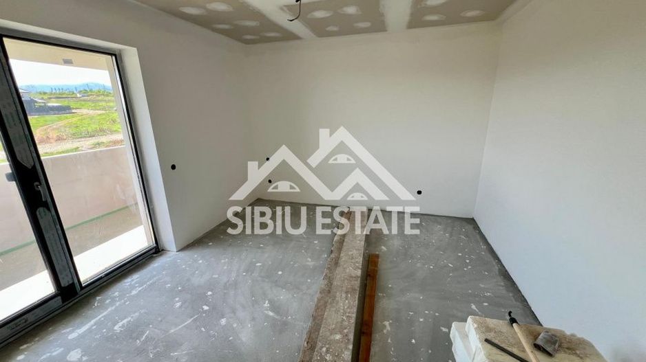 Casa individuala generoasa 5 camere, carport si pivnita curte 500 mp - Poză 6