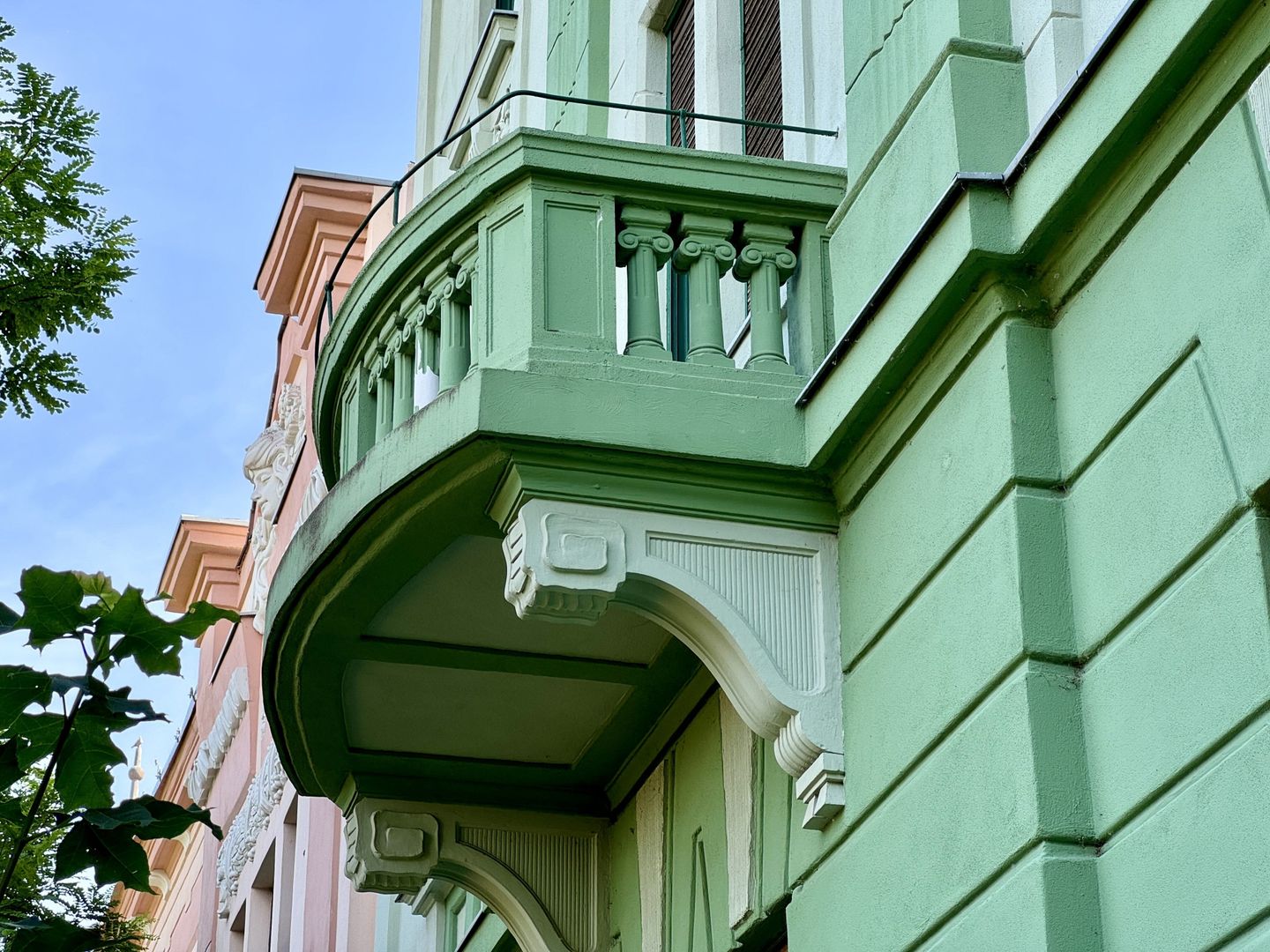 Apartament in clădire istorică P-ta Plevnei cu vedere parc - Poză 19