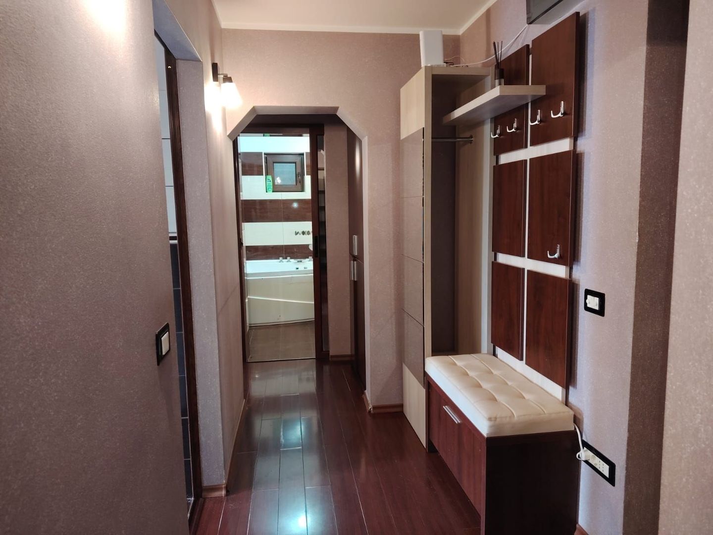 Inchiriez apartament  camere Tiglina 1. - Poză 7