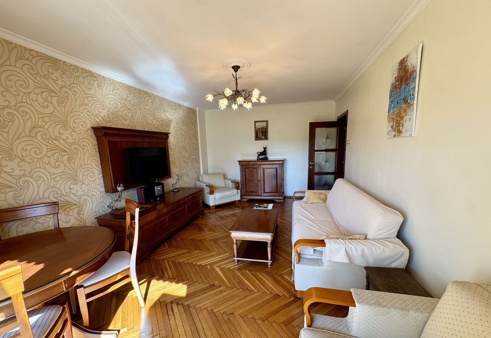 Închiriere Apartament 2 camere, vedere Palatul Parlamentului - Poză 3