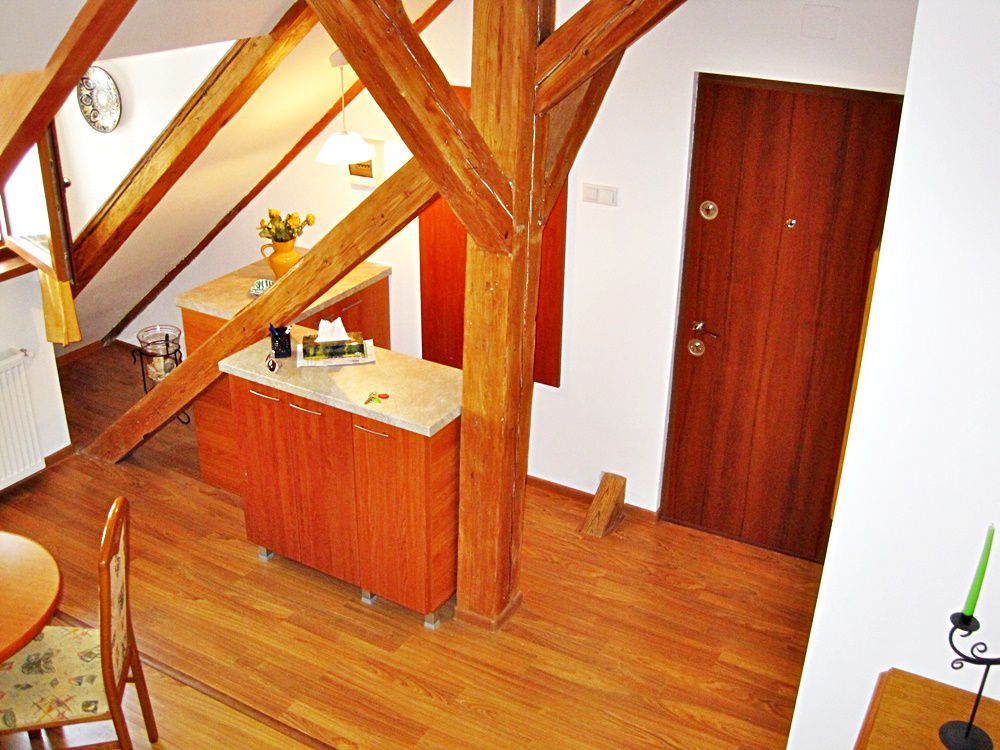 Centrul Istoric, langa Piata Sfatului, apartament 2 camere, 300 euro - Poză 4