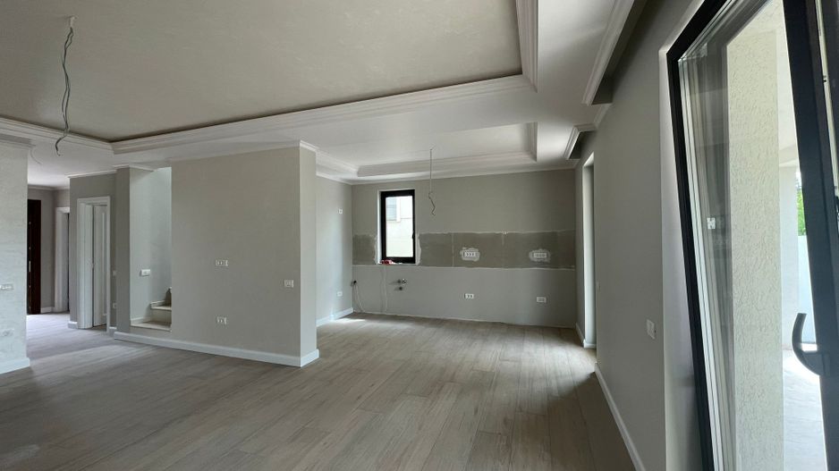 Duplex cu 5 camere și 3 băi - Mosnita Noua - Poză 2