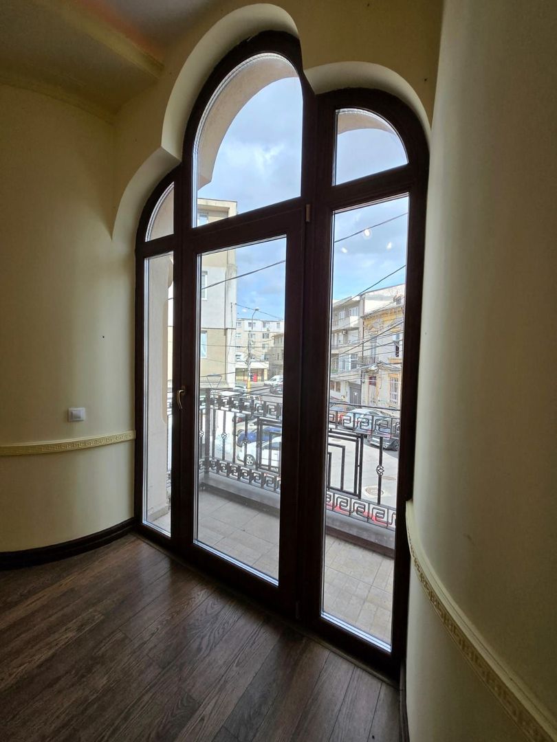 Spațiu de birouri ultracentral de inchiriat - etaj 1-intrare separata - Poză 2