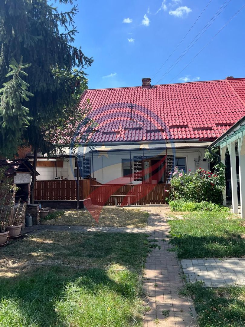 Casă cochetă cu potențial de extindere, în zona centrală - Poză 2
