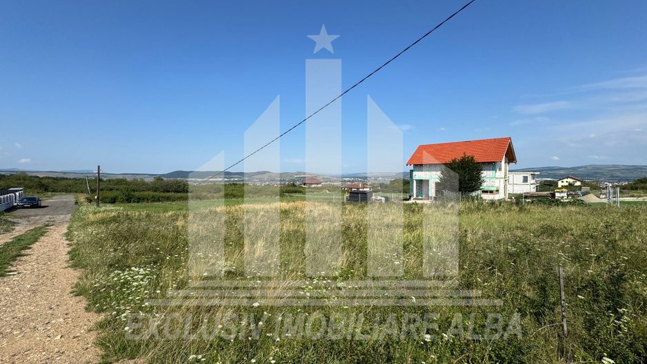 Teren intravilan Alba Iulia 689 mp, zona in plina dezvoltare - Poză 4